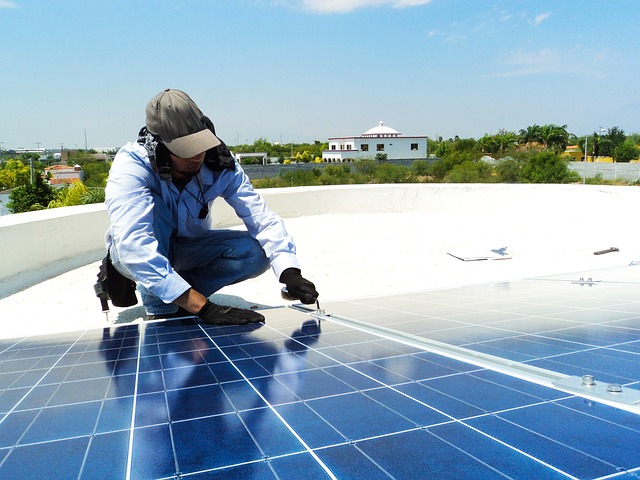 Paneles solares fotovoltaicos y su limpieza: 3 beneficios